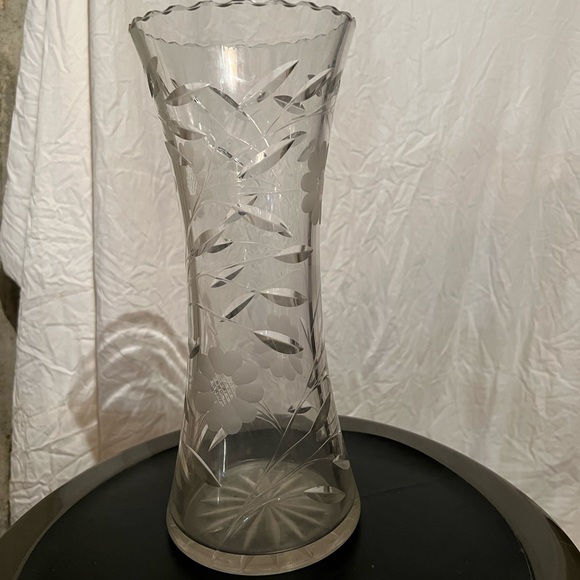 Vintage glass etched flower vase
